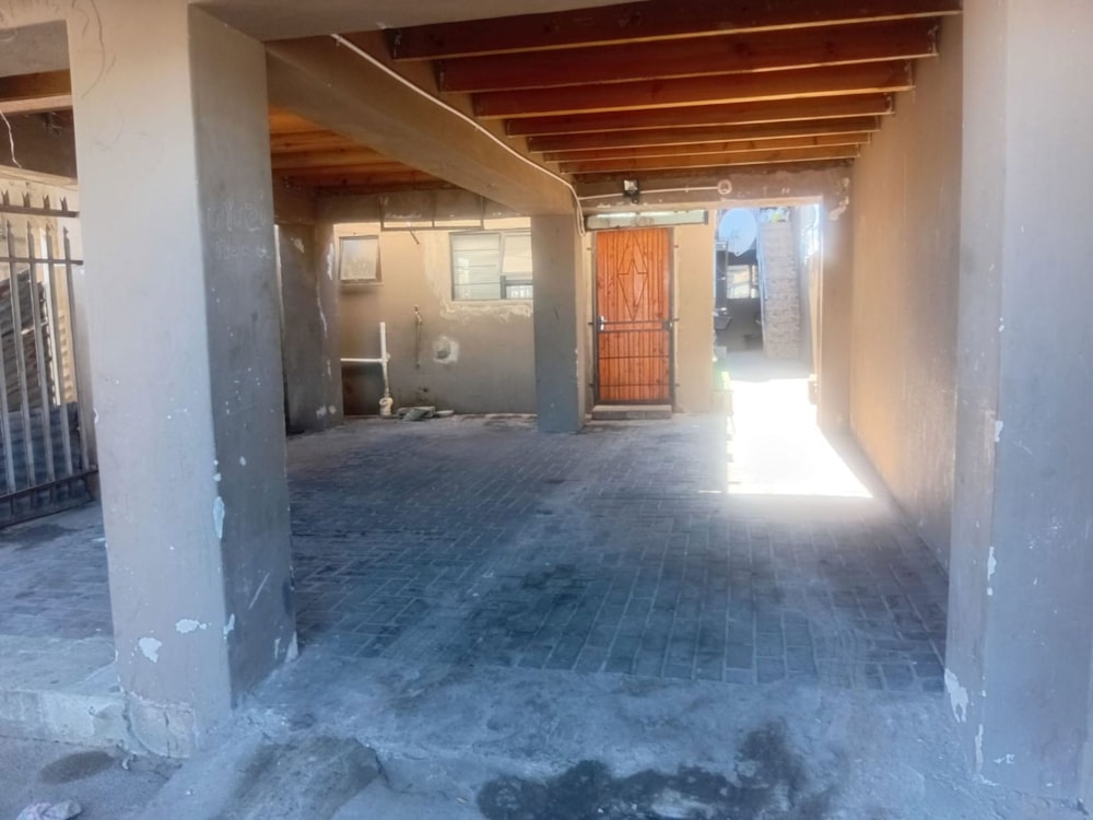 House for sale in Bloekombos, Kraaifontein - 1KV1748637 House for sale in Bloekombos, Kraaifontein - 1KV1748637