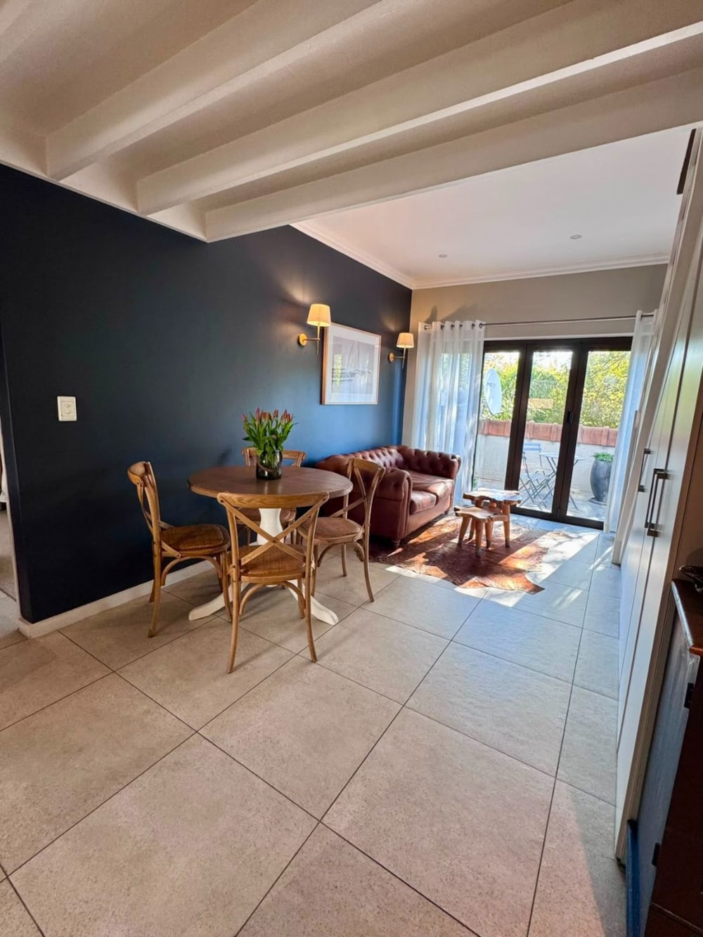 Double-storey apartment to rent in Waverley, Johannesburg - JBL1748564 Double-storey apartment to rent in Waverley, Johannesburg - JBL1748564