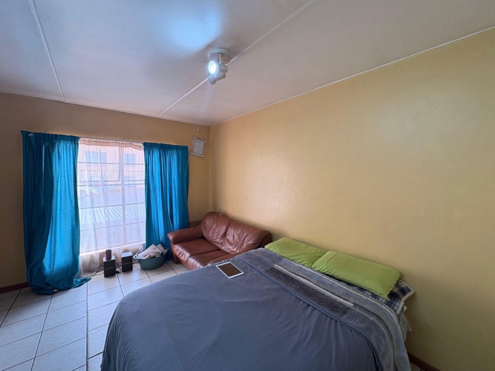 Bachelor apartment for sale in Potchefstroom - 1PCH1748579 Bachelor apartment for sale in Potchefstroom - 1PCH1748579