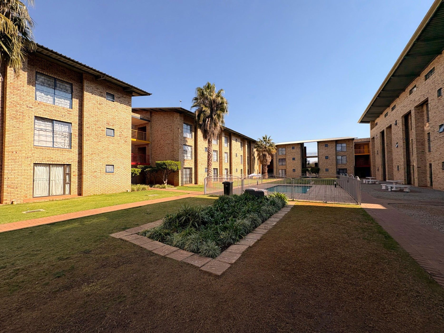 Bachelor apartment for sale in Potchefstroom - 1PCH1748579