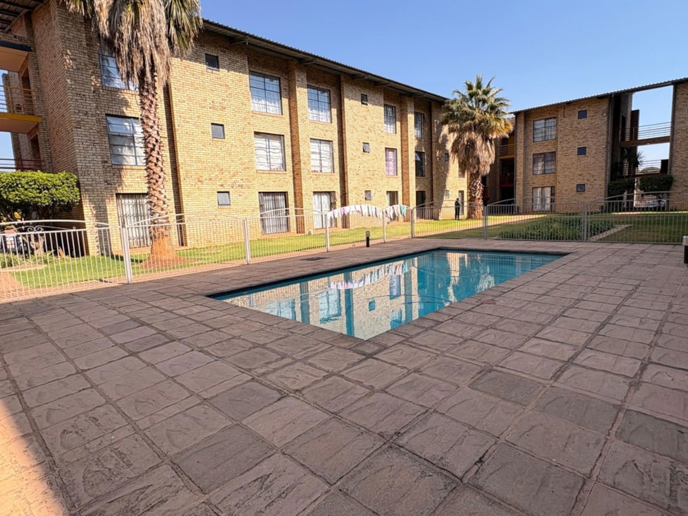 Bachelor apartment for sale in Potchefstroom - 1PCH1748579 Bachelor apartment for sale in Potchefstroom - 1PCH1748579