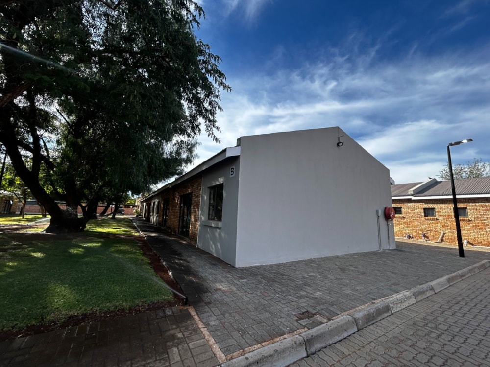 Apartment to rent in Rhodesdene - 1KJ1748577 Apartment to rent in Rhodesdene - 1KJ1748577