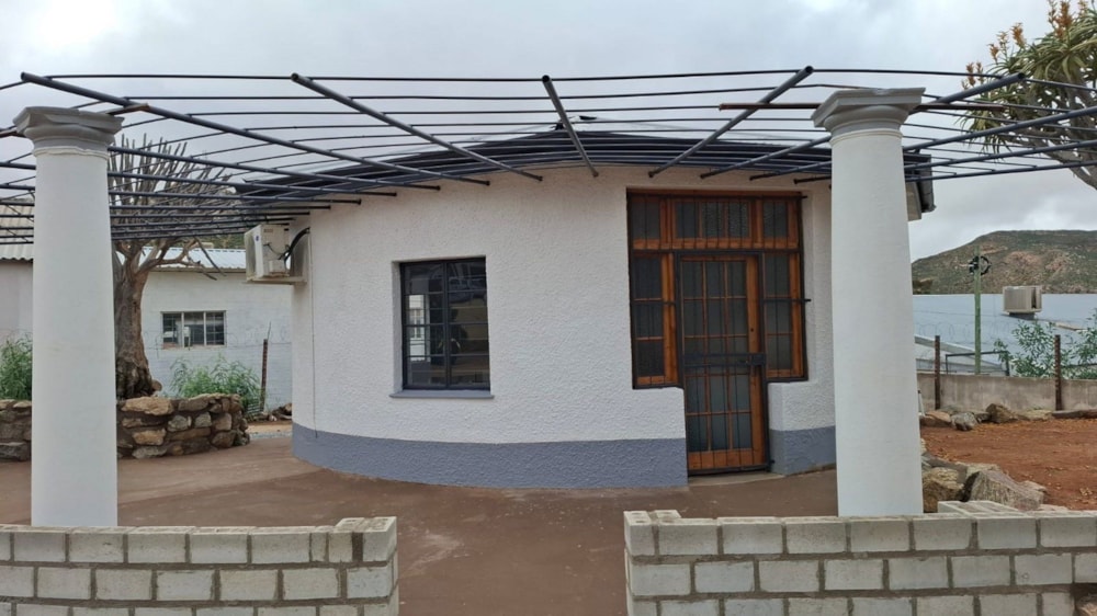 Bachelor apartment to rent in Springbok Central - 1NA1748717 Bachelor apartment to rent in Springbok Central - 1NA1748717