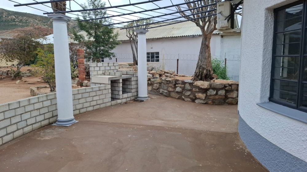 Bachelor apartment to rent in Springbok Central - 1NA1748717 Bachelor apartment to rent in Springbok Central - 1NA1748717