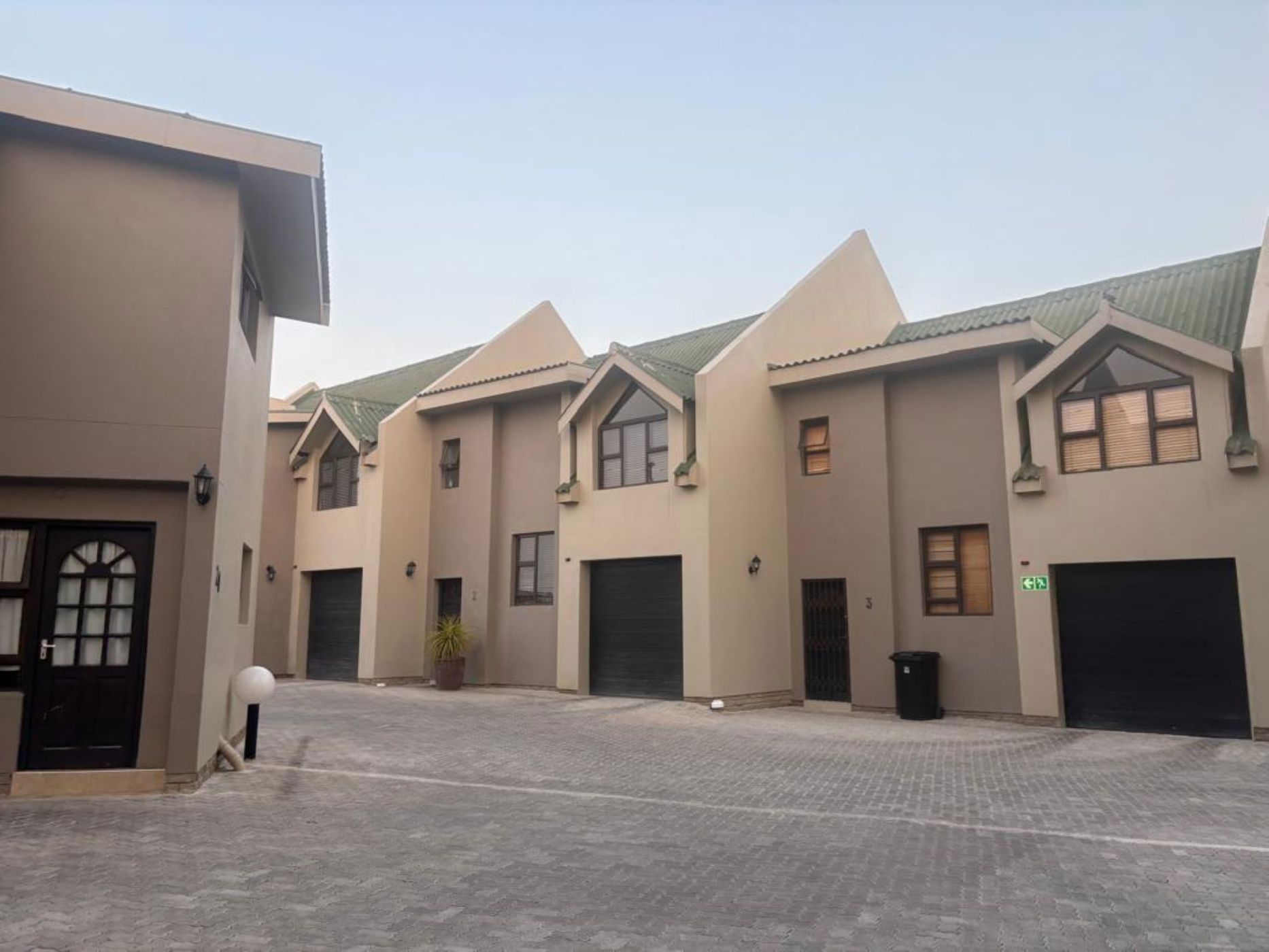 Townhouse for sale in Mile 4, Namibia - 3NM1749420
