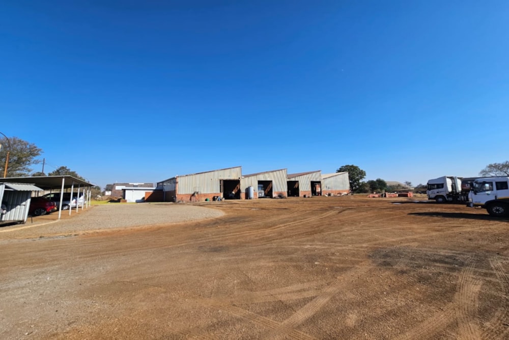 Commercial industrial property for sale in Donnington, Zimbabwe - 3ZB1748778