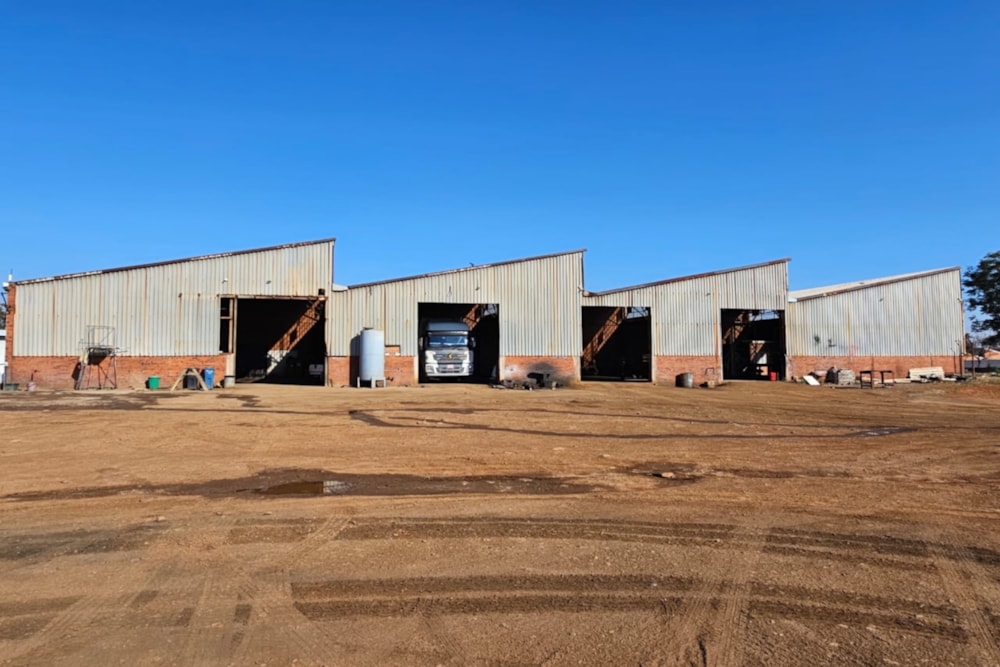 Commercial industrial property for sale in Donnington, Zimbabwe - 3ZB1748778