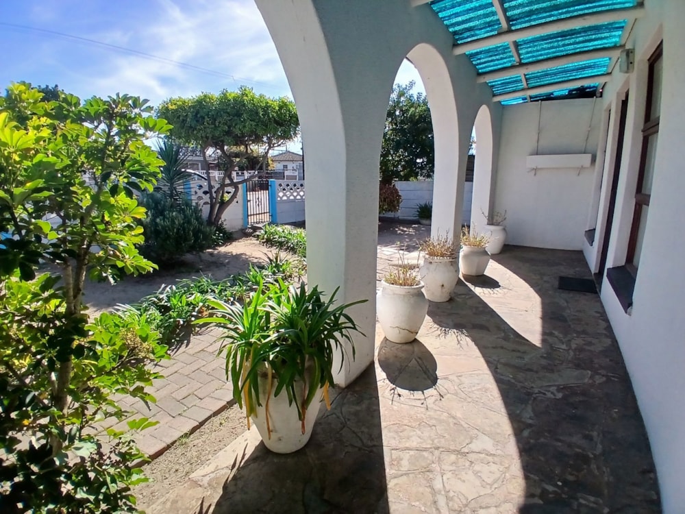 House for sale in Bishop Lavis - 1AH1749478 House for sale in Bishop Lavis - 1AH1749478