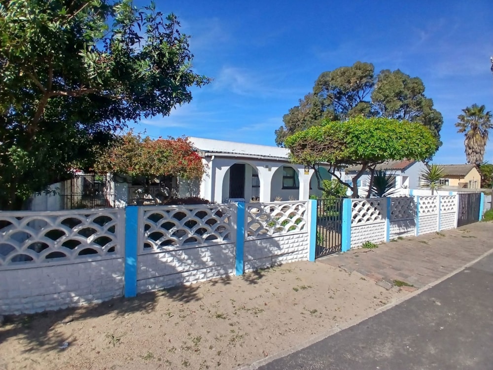 House for sale in Bishop Lavis - 1AH1749478 House for sale in Bishop Lavis - 1AH1749478