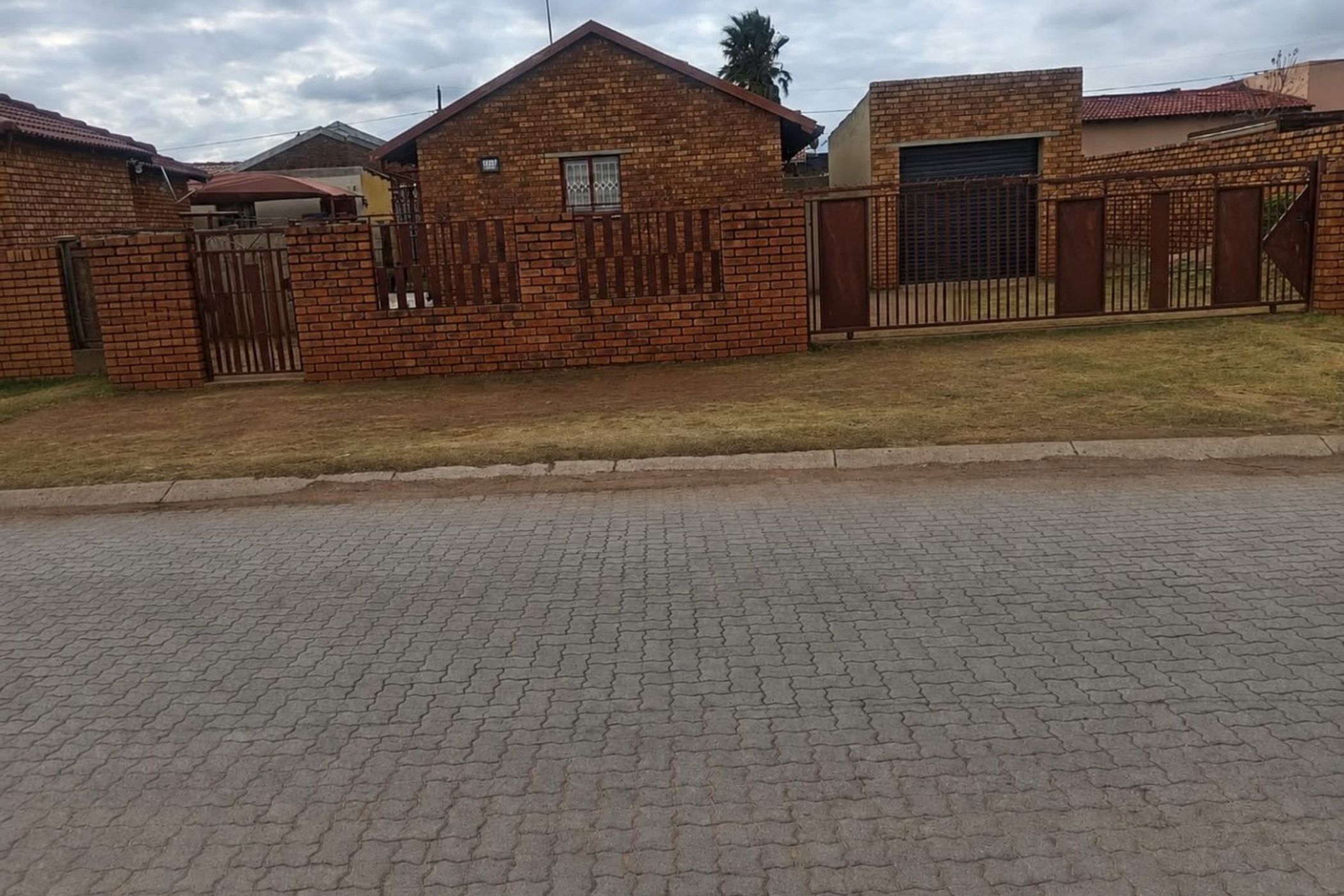 House for sale in Tsakane - 1BJ1749235