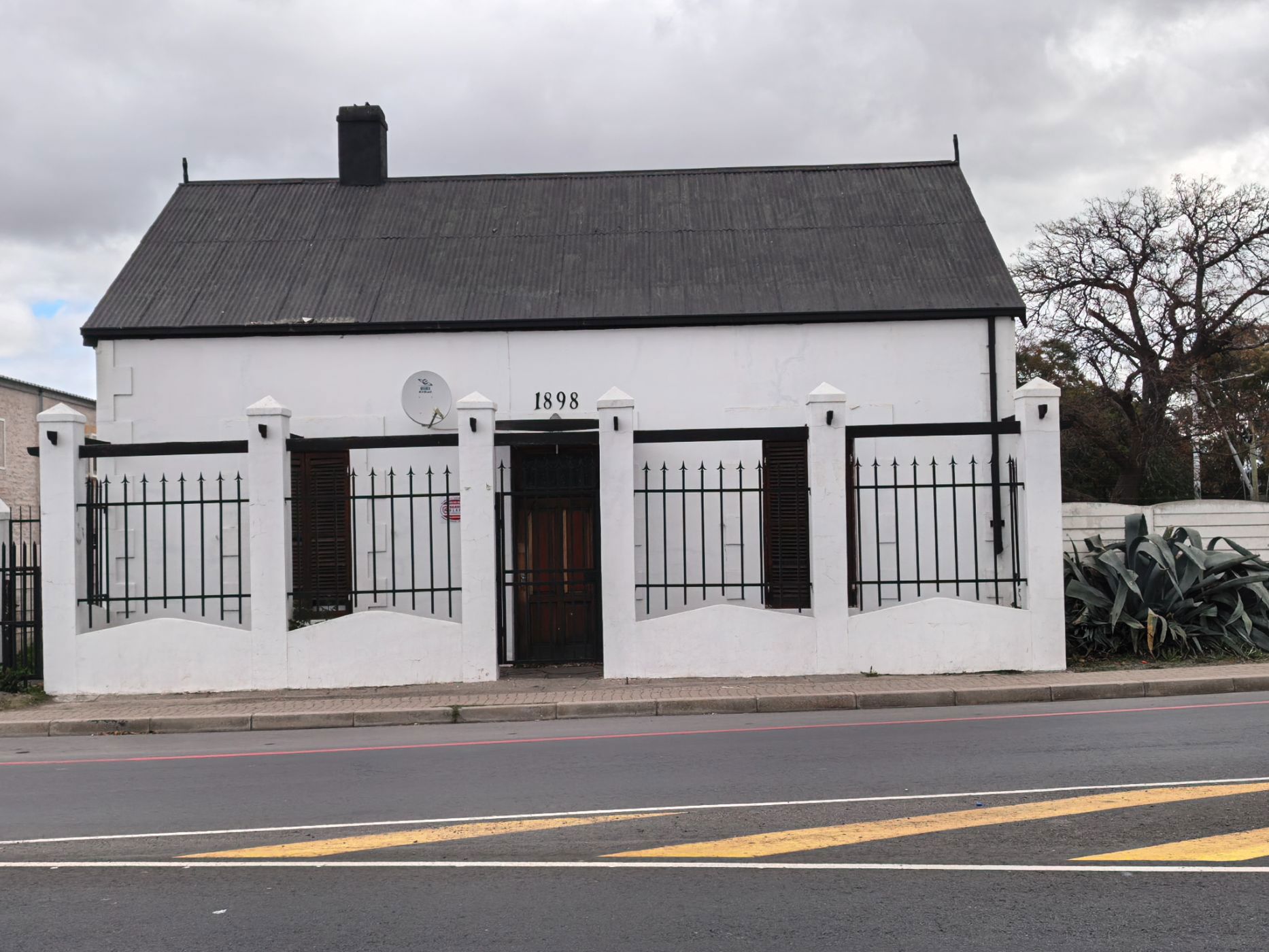 House for sale in Middedorp, Beaufort West - 1KK1748919