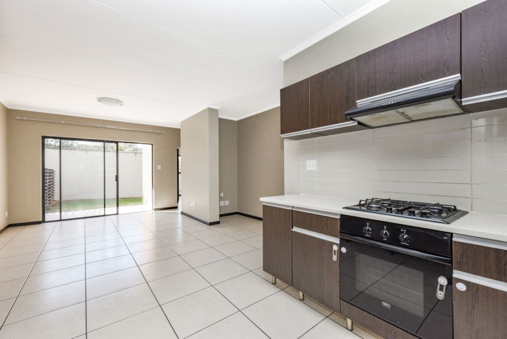 Apartment for sale in Fourways Area - FW1750482 Apartment for sale in Fourways Area - FW1750482