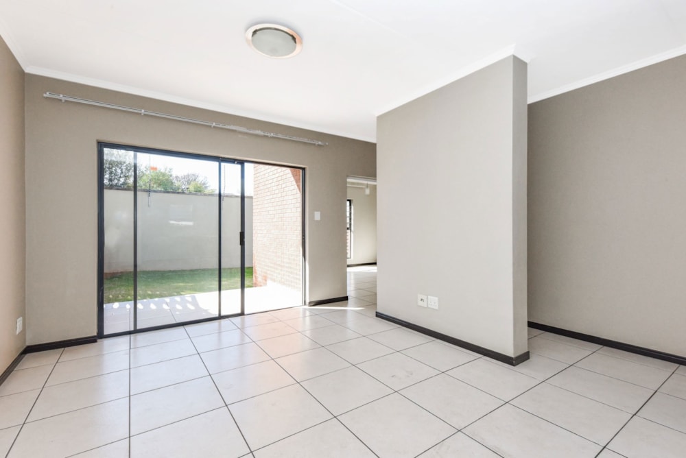 Apartment for sale in Fourways Area - FW1750482 Apartment for sale in Fourways Area - FW1750482