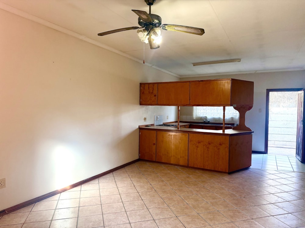 Townhouse to rent in Rhodesdene - 1KJ1749173 Townhouse to rent in Rhodesdene - 1KJ1749173