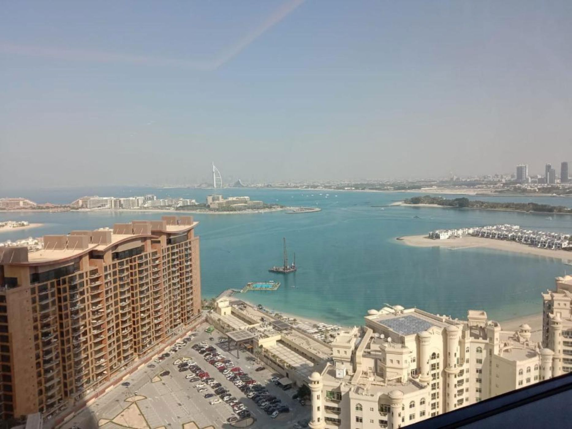Studio apartment to rent in The Palm Tower, United Arab Emirates - 5DB1749193