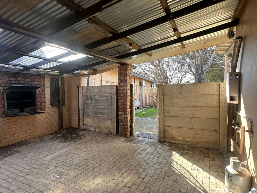 Apartment to rent in Bains Vlei - 1BX1749194