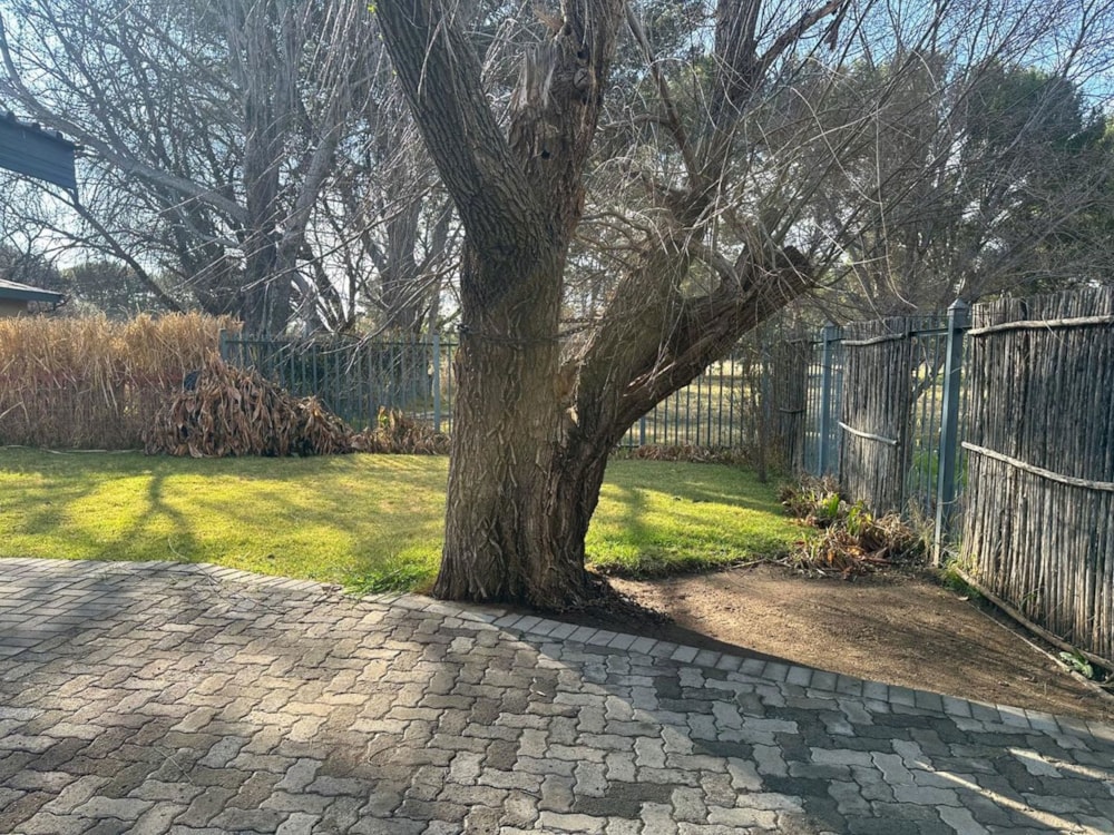 Apartment to rent in Bains Vlei - 1BX1749194