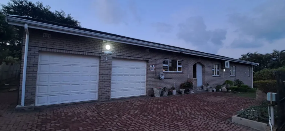 House for sale in Scottburgh South - 1si1749390 House for sale in Scottburgh South - 1si1749390