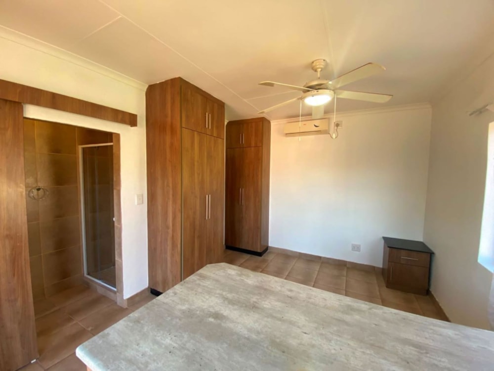 Bachelor apartment let in Kathu - 1RN1749326