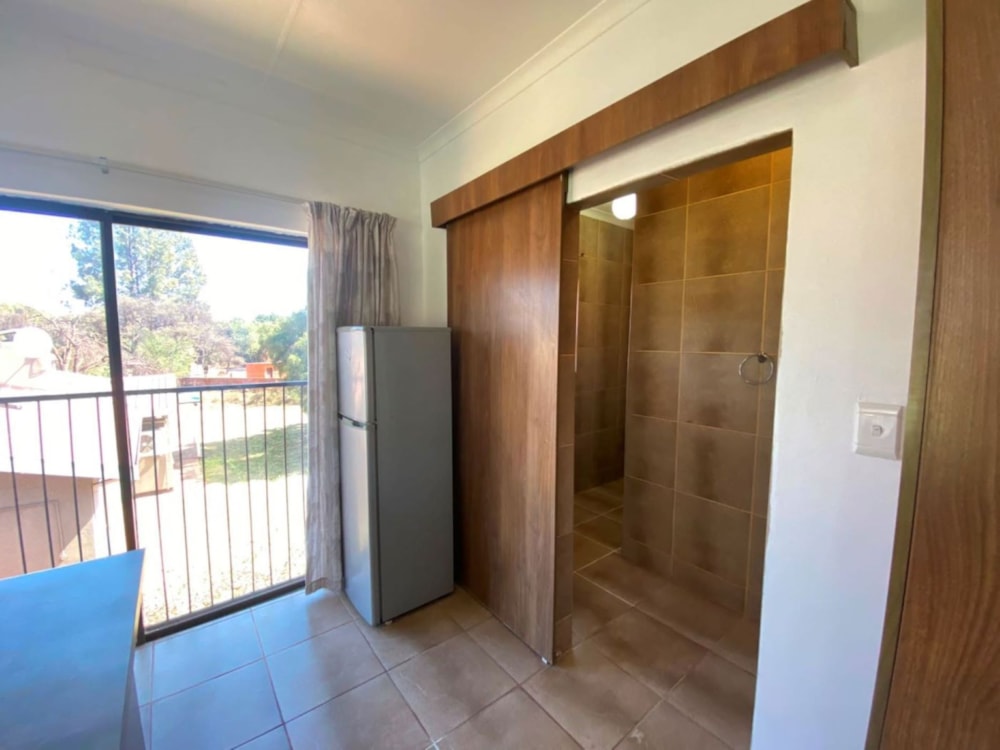 Bachelor apartment let in Kathu - 1RN1749326