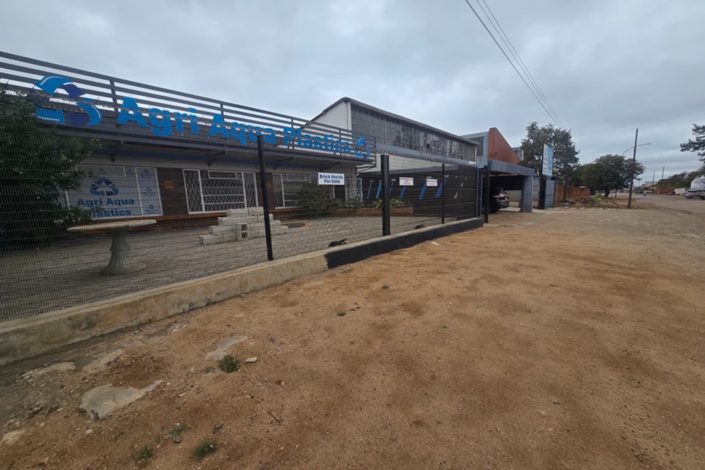 Commercial industrial property for sale in Donnington, Zimbabwe - 3ZB1749321
