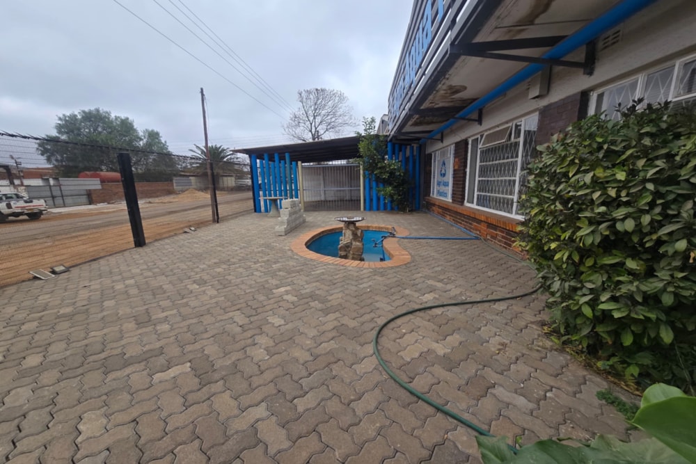 Commercial industrial property for sale in Donnington, Zimbabwe - 3ZB1749321