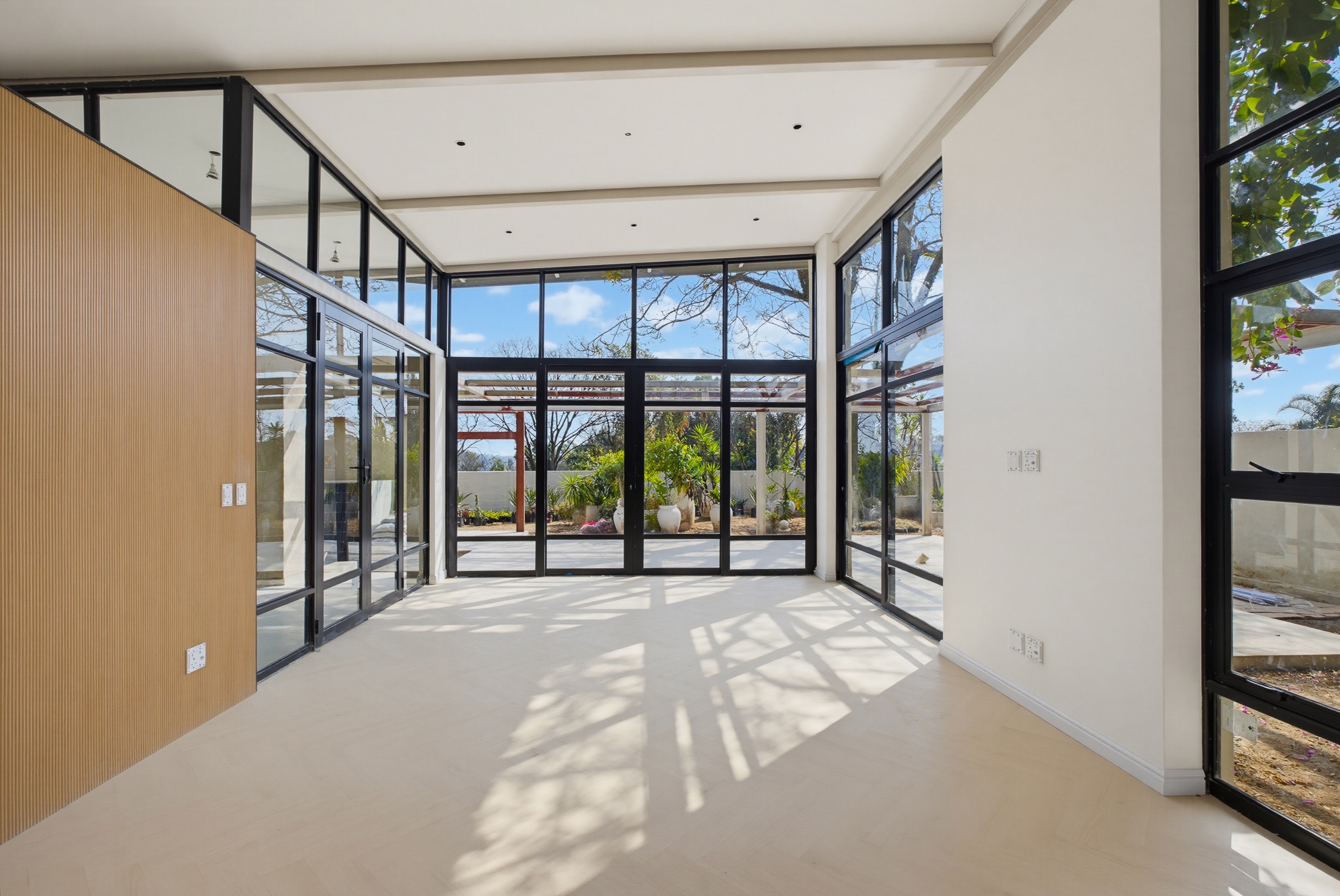 Townhouse to rent in Bryanston West - JBL1749369