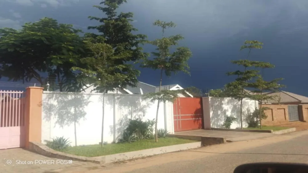 Single-storey house for sale in Victoria Falls, Zimbabwe - 3ZB1755871 Single-storey house for sale in Victoria Falls, Zimbabwe - 3ZB1755871