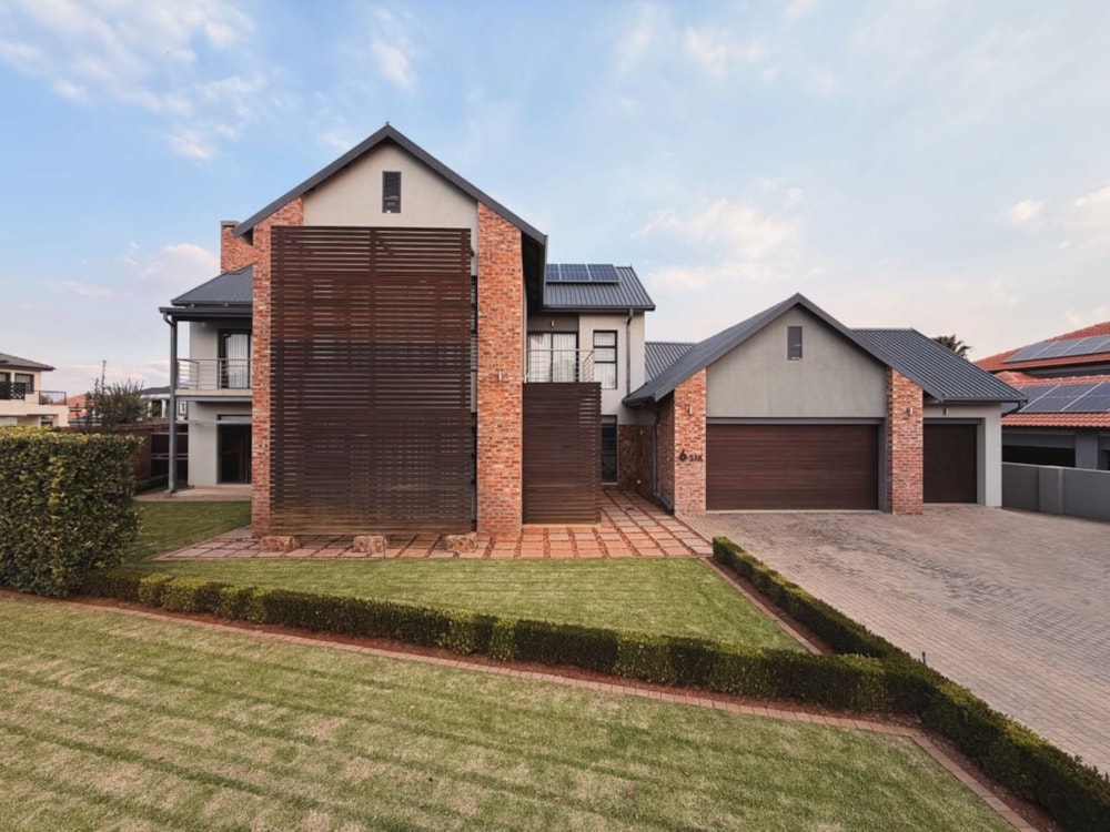 Double-storey house for sale in Van Der Hoff Park - 1PCH1749951