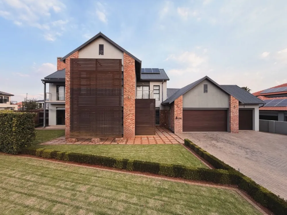 Double-storey house for sale in Van Der Hoff Park - 1PCH1749951 Double-storey house for sale in Van Der Hoff Park - 1PCH1749951