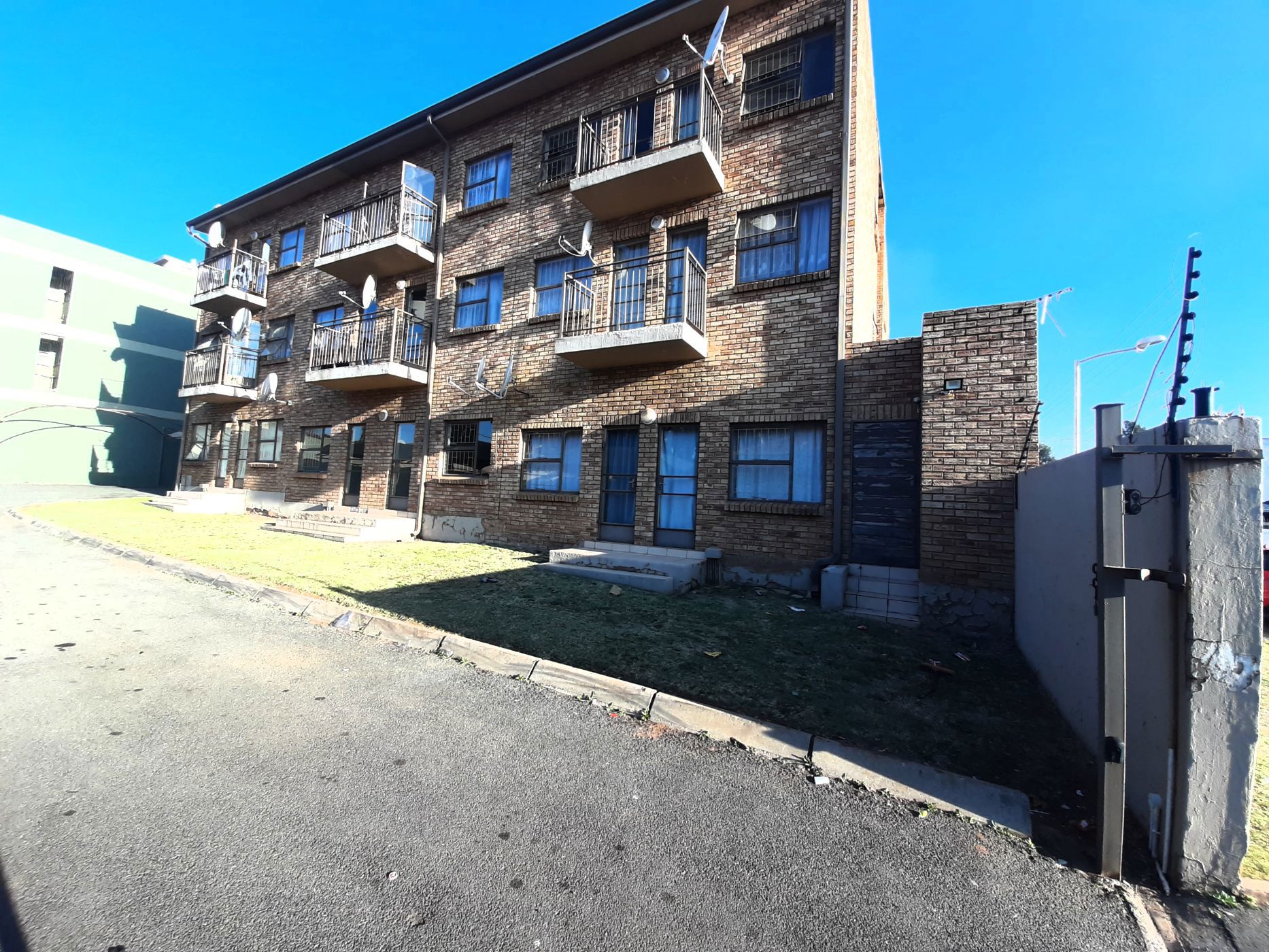 Apartment for sale in Krugersdorp Central - 1KR1749640