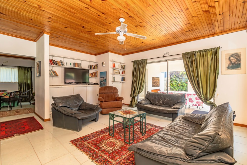 House for sale in Wesbank, Oudtshoorn - 1OU1750399 House for sale in Wesbank, Oudtshoorn - 1OU1750399