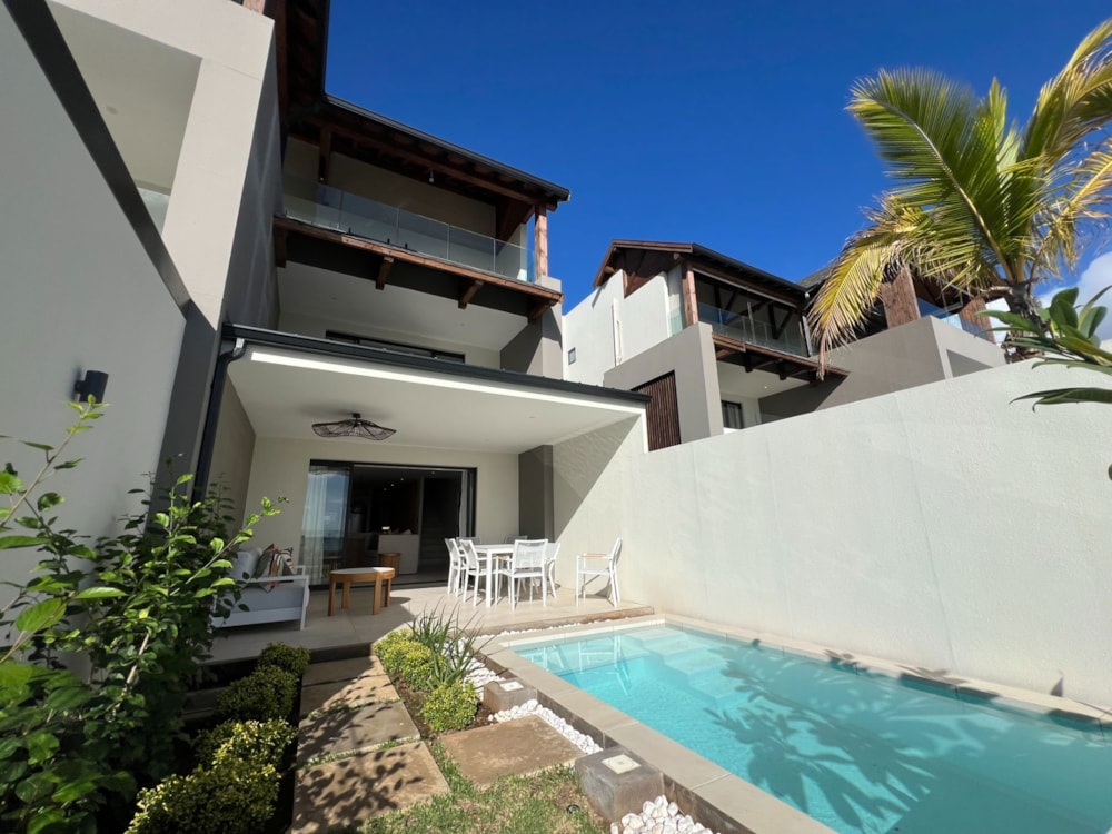 Beachfront villa for sale in Tamarin, Mauritius - MUR1749572