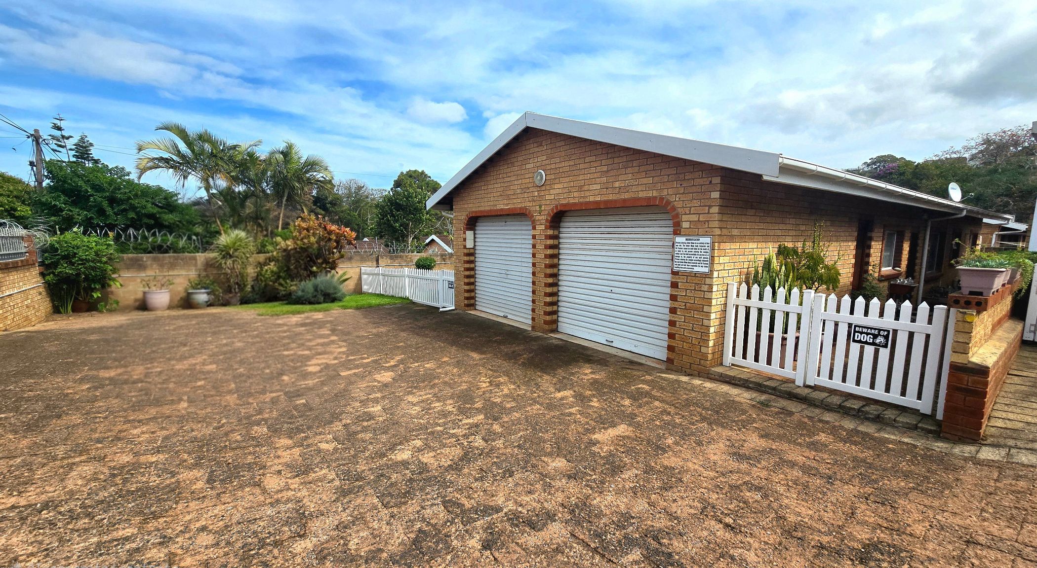 Townhouse for sale in Uvongo - 1PSH1749948