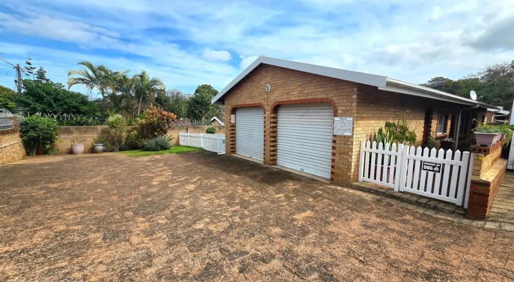 Townhouse for sale in Uvongo - 1PSH1749948 Townhouse for sale in Uvongo - 1PSH1749948