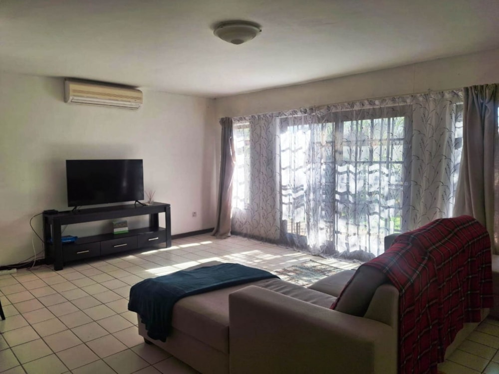 Townhouse to rent in Village, Botswana - 3BO1749624 Townhouse to rent in Village, Botswana - 3BO1749624