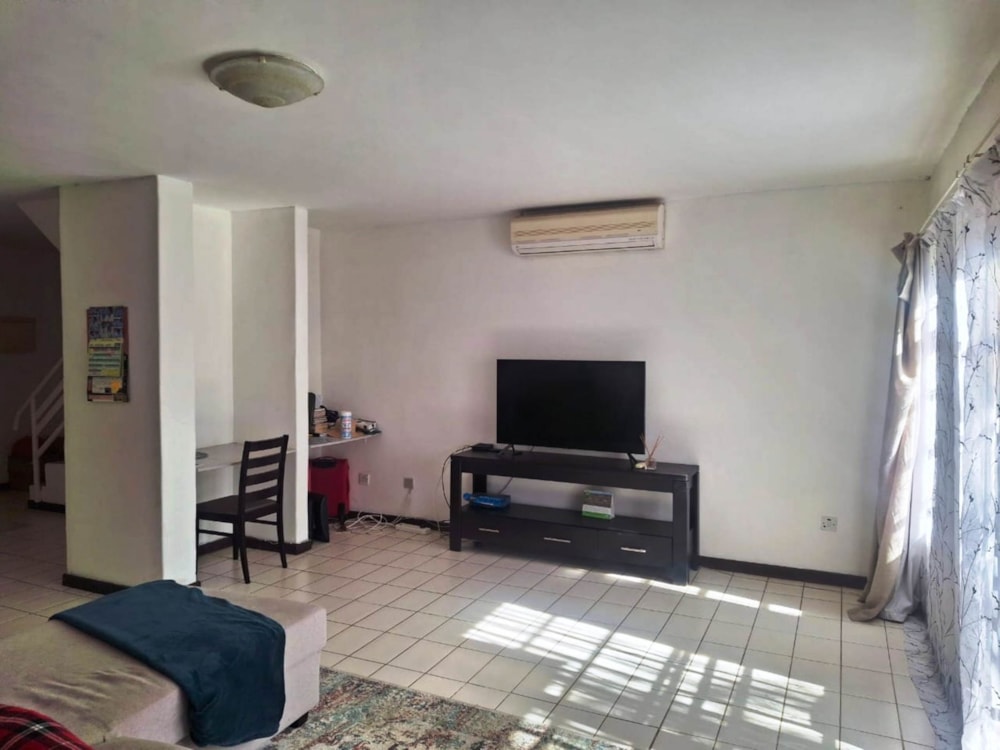 Townhouse to rent in Village, Botswana - 3BO1749624 Townhouse to rent in Village, Botswana - 3BO1749624