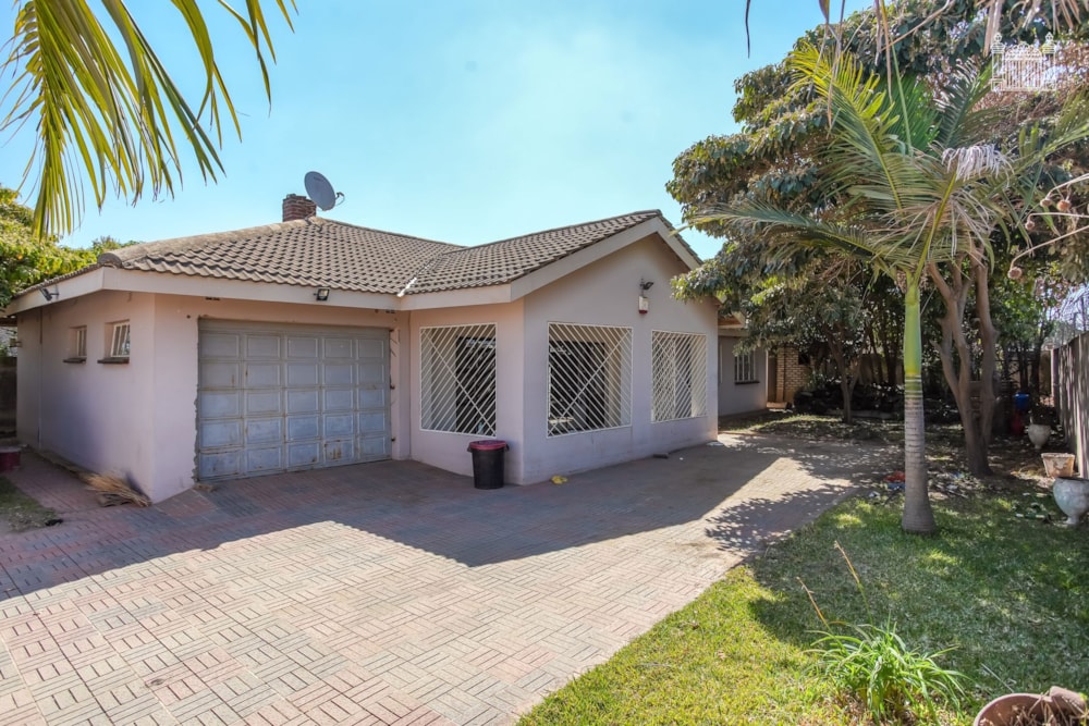 House for sale in Zimre Park, Zimbabwe - 3ZB1749648 House for sale in Zimre Park, Zimbabwe - 3ZB1749648