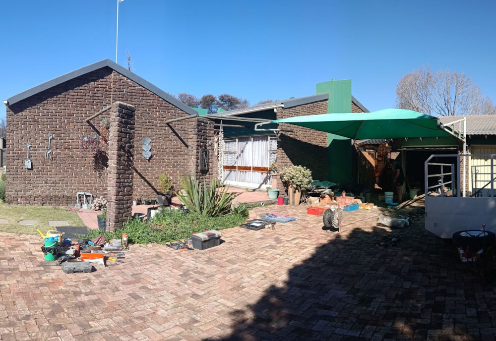 House for sale in Sasolburg Ext 23 - 1VT1749651 House for sale in Sasolburg Ext 23 - 1VT1749651