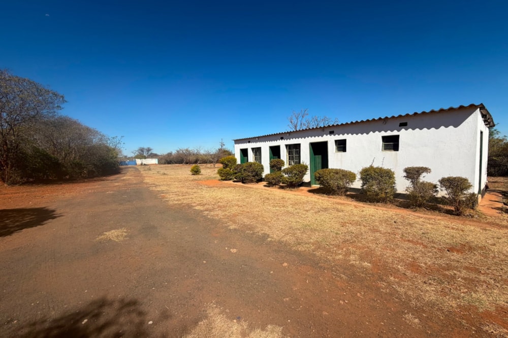 House for sale in Kensington, Bulawayo, Zimbabwe - 3ZB1749799 House for sale in Kensington, Bulawayo, Zimbabwe - 3ZB1749799