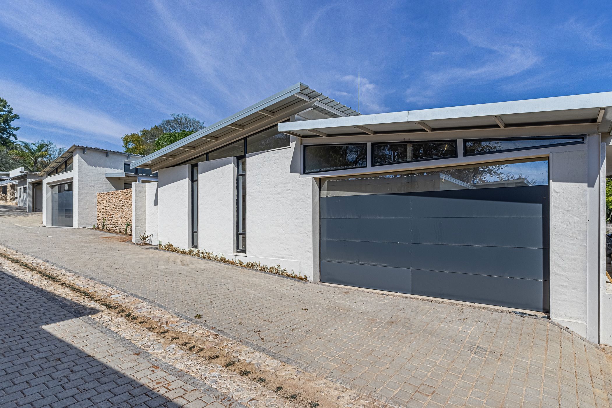 Townhouse to rent in Bryanston West - JBL1749842