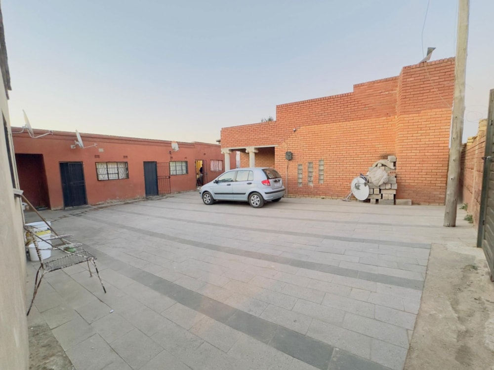 House for sale in Tembisa - KTP1749888