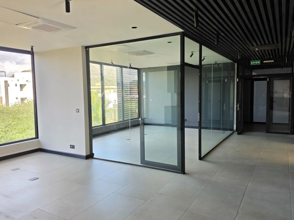 Commercial office to rent in Tamarin, Mauritius - MUR1749927