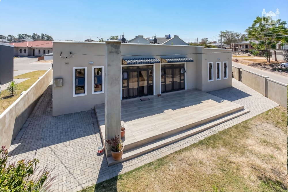 House for sale in Arlington, Zimbabwe - 3ZB1750104 House for sale in Arlington, Zimbabwe - 3ZB1750104