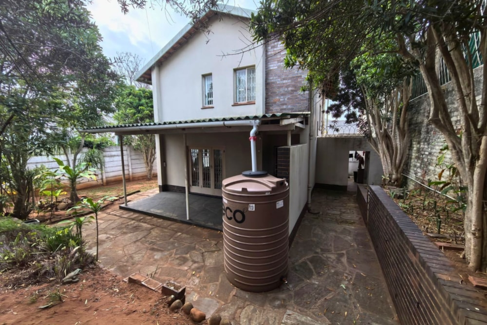 Double-storey house for sale in Manor Gardens - 1DBN1750241 Double-storey house for sale in Manor Gardens - 1DBN1750241