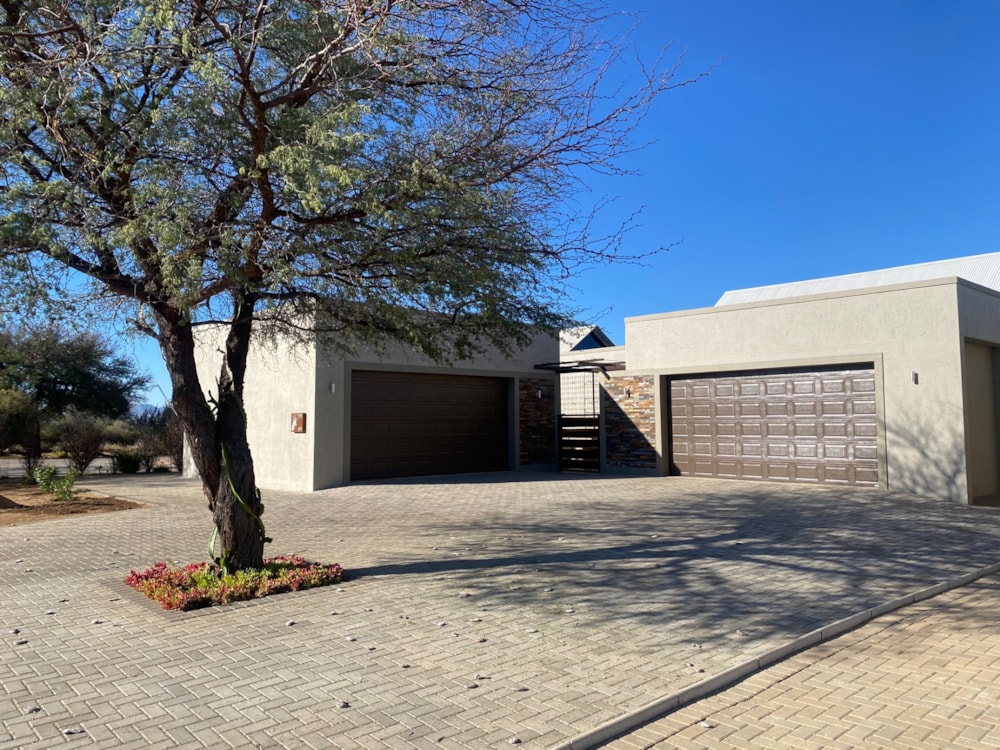 House for sale in Omeya Estate, Namibia - 3NM1749969 House for sale in Omeya Estate, Namibia - 3NM1749969