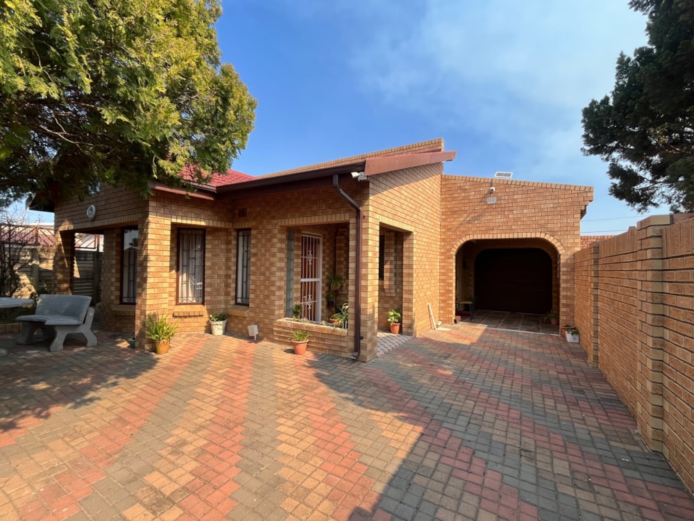 House for sale in Fernwood, Newcastle - 1NW1750074