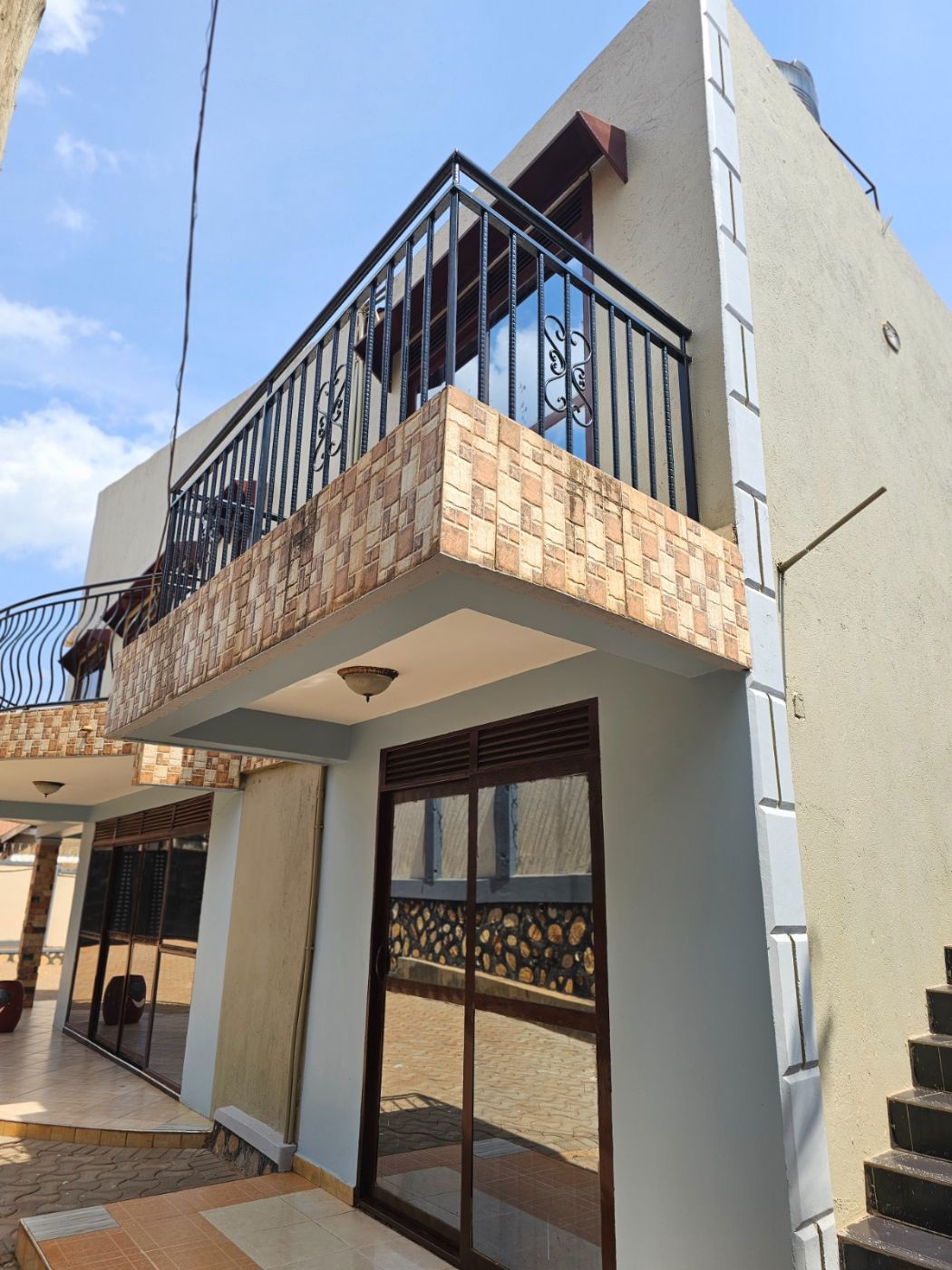 Double-storey apartment for sale in Kampala, Uganda - 3UG1750341