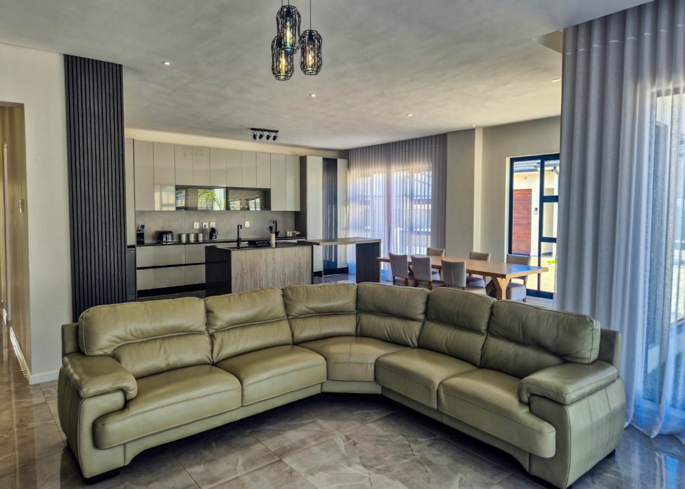 Townhouse for sale in Burnside, Bulawayo, Zimbabwe - 3ZB1750139 Townhouse for sale in Burnside, Bulawayo, Zimbabwe - 3ZB1750139
