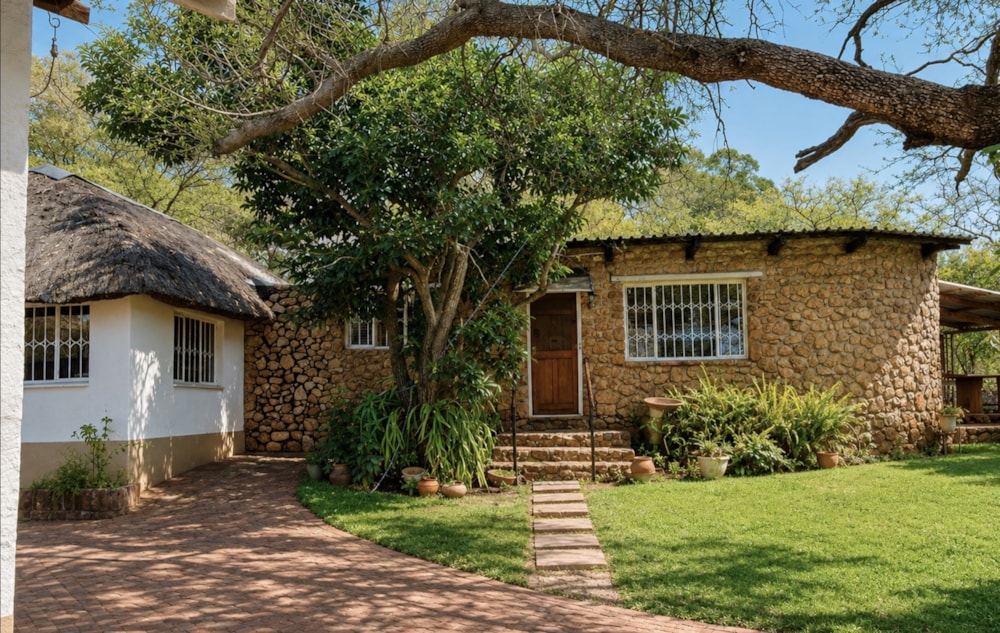 Mixed use farm for sale in Rustenburg Rural - 1RU1750182 Mixed use farm for sale in Rustenburg Rural - 1RU1750182